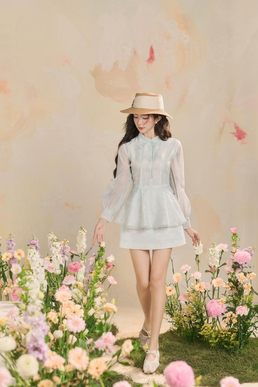 LẠC GIỮA RỪNG MER COLLECTION