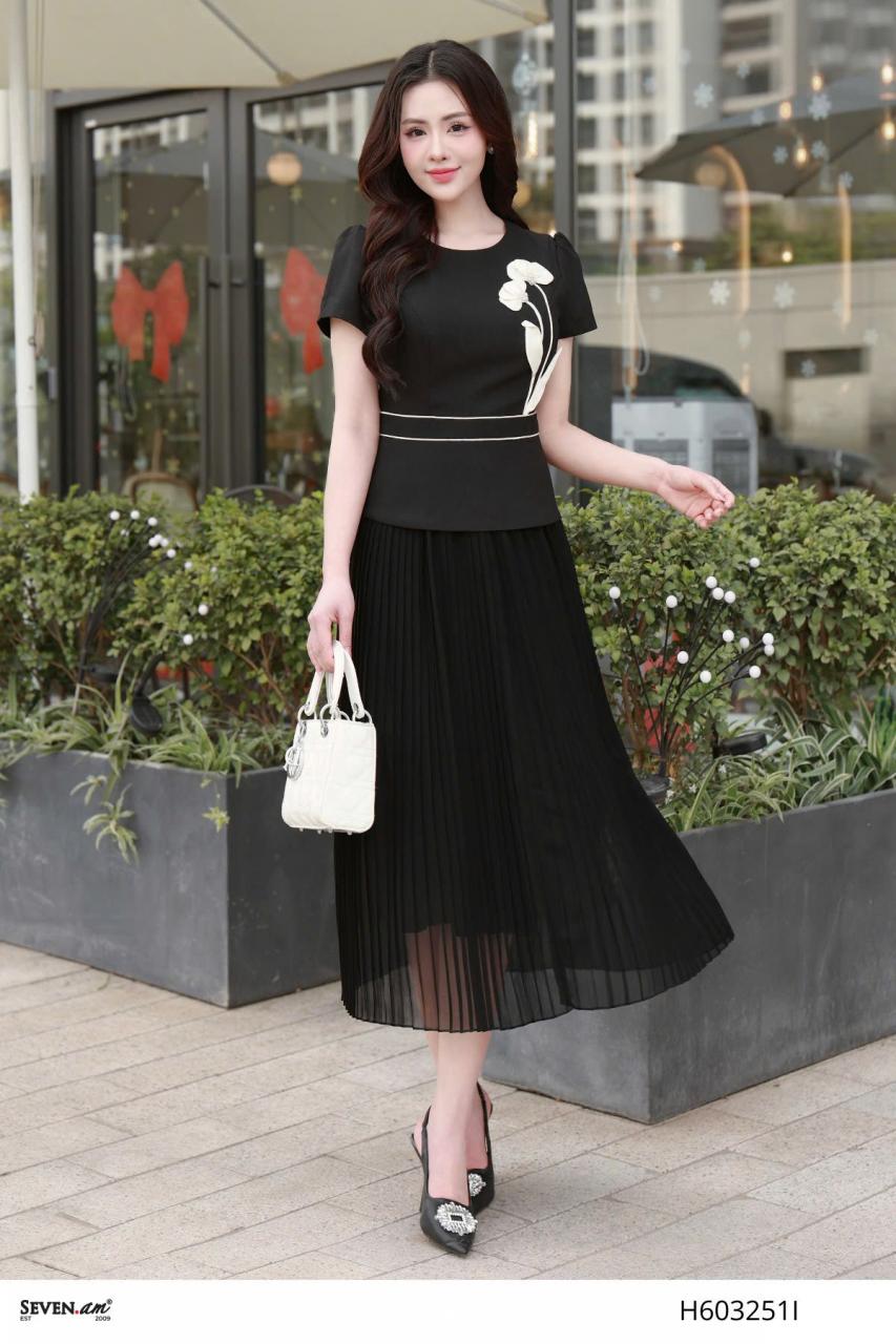 [🛒🇻🇳]Đầm midi phối rập ly trang trí hoa lan cách điệu thời trang nữ Seven.AM H603251I – Seven.AM , SKU – – sevenam.vn 🇻🇳🛒Top1Shop🛒 🇻🇳Top1Vietnam🇻🇳 🛍🛒🇻🇳