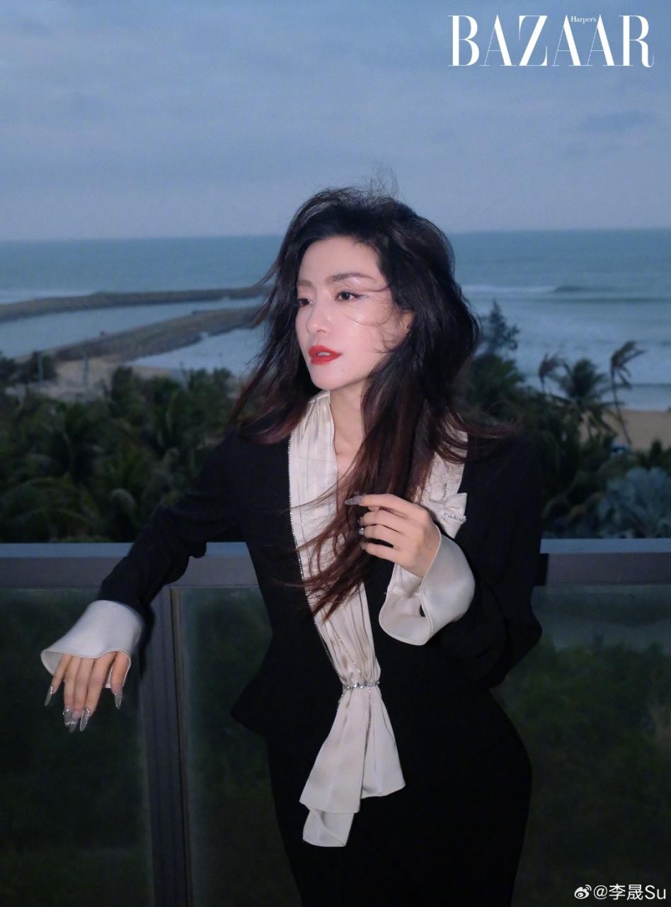 Giữ dáng tuổi 40 như “Tiểu Yến Tử” Lý Thạnh với bài tập dưỡng sinh [🆕🇻🇳] bazaarvietnam.vn