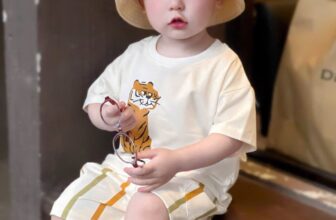 [🆕🇻🇳] Thảo Lâm Baby Shop – Cửa hàng quần áo sơ sinh – trẻ em 🧑‍🧒❤️️👶⭐️ Vừa đẹp vừa máttBé gái và bé trai đều mặc được ạ. Các mẹ mix tất nâu vàng cho bé là cả set nổi bật luônnnĐẹp vậy mà rẻ lắm. Em gom tương tác ạ#109k , shares-0✔️ , likes-1❤️️ , date-2025-04-01 02:57:37🇻🇳🇻🇳🇻🇳📰🆕