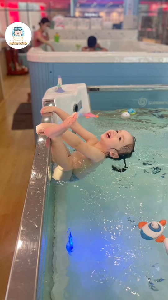 [🆕🇻🇳] Baby Care – Bé Vui Khoẻ, Mẹ An Tâm 🧑‍🧒❤️️👶⭐️ Cuối tuần đi bơi biểu diễn hồ bơi, pha trò cùng bé Alfred và Maggie nhé cả nhà yêu ơi.  , shares-0✔️ , likes-1❤️️ , date-2025-04-14 04:40:30🇻🇳🇻🇳🇻🇳📰🆕