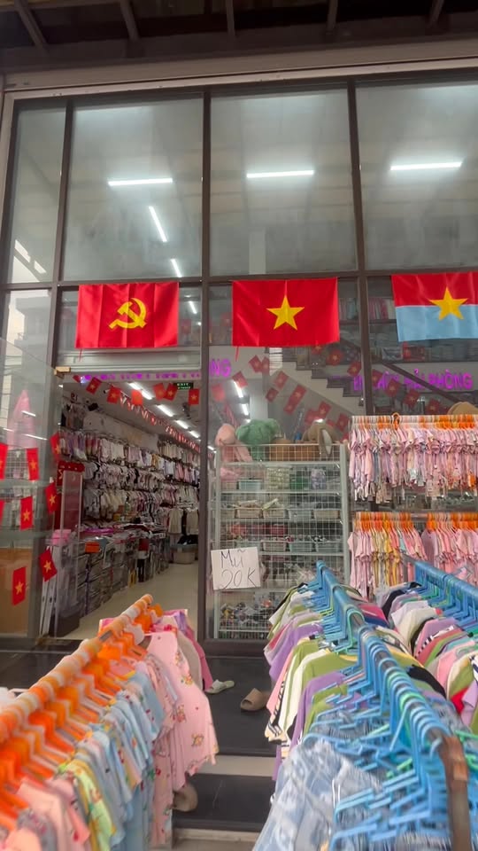 [🆕🇻🇳]  Tuyên Thuỳ Hải Phòng Shop Quần Áo Trẻ Em-Đồ Sơ Sinh-Giày Dép-Bỉm 🧑‍🧒❤️️👶⭐️ Shop e đã lên cờ xong cho ngày đại lễ 30/4/2025 ạ. Đất nước trọn niềm vui. , shares-0✔️ , likes-12❤️️ , date-2025-04-23 23:31:26🇻🇳🇻🇳🇻🇳📰🆕