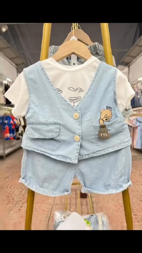 [🆕🇻🇳] GT Kids Sỉ QATE QC thời trang giá gốc 🧑‍🧒❤️️👶⭐️ Tối nay 20h lên săn sale sỉ cùng em nhé. Em tặng bộ 3 chi tiết này nha  , shares-0✔️ , likes-0❤️️ , date-2025-04-17 19:16:57🇻🇳🇻🇳🇻🇳📰🆕