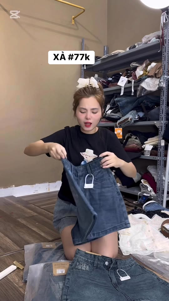 [🆕🇻🇳] NANA Kids – Thời Trang Trẻ Em 🧑‍🧒❤️️👶⭐️ Trời ngày càng nắng nóng , e mua cho bé Na sẵn GOM luôn cho các bé 9⃣9⃣ váy 

Sờ vào mát lịm, chật lạnh hàn , chất mát. 
E mua cho bé nhà e s , shares-1✔️ , likes-2❤️️ , date-2025-04-23 01:27:02🇻🇳🇻🇳🇻🇳📰🆕