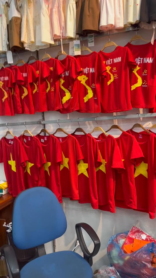 [🆕🇻🇳]  Tuyên Thuỳ Hải Phòng Shop Quần Áo Trẻ Em-Đồ Sơ Sinh-Giày Dép-Bỉm 🧑‍🧒❤️️👶⭐️ Siêu đẹp e về phục vụ đại lễ 30/4 ạ. E đủ sz từ 10-70kg , shares-0✔️ , likes-1❤️️ , date-2025-04-26 01:38:29🇻🇳🇻🇳🇻🇳📰🆕