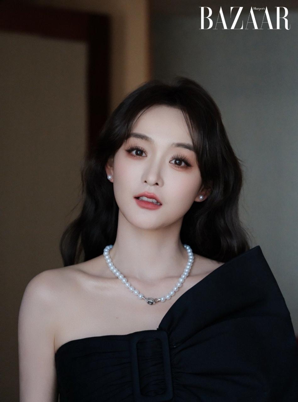 Đóng băng tuổi xuân như “Đại Kiều” Hà Hoằng San trong phim Khom Lưng [🆕🇻🇳] bazaarvietnam.vn