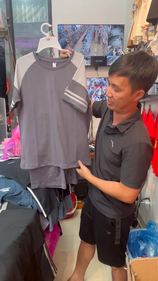 [🆕🇻🇳]  Tuyên Thuỳ Hải Phòng Shop Quần Áo Trẻ Em-Đồ Sơ Sinh-Giày Dép-Bỉm 🧑‍🧒❤️️👶⭐️ Đẹp. Đỉnh. 50-80kg luôn ak.  Đồng giá 75k a , shares-0✔️ , likes-26❤️️ , date-2025-05-02 02:15:41🇻🇳🇻🇳🇻🇳📰🆕