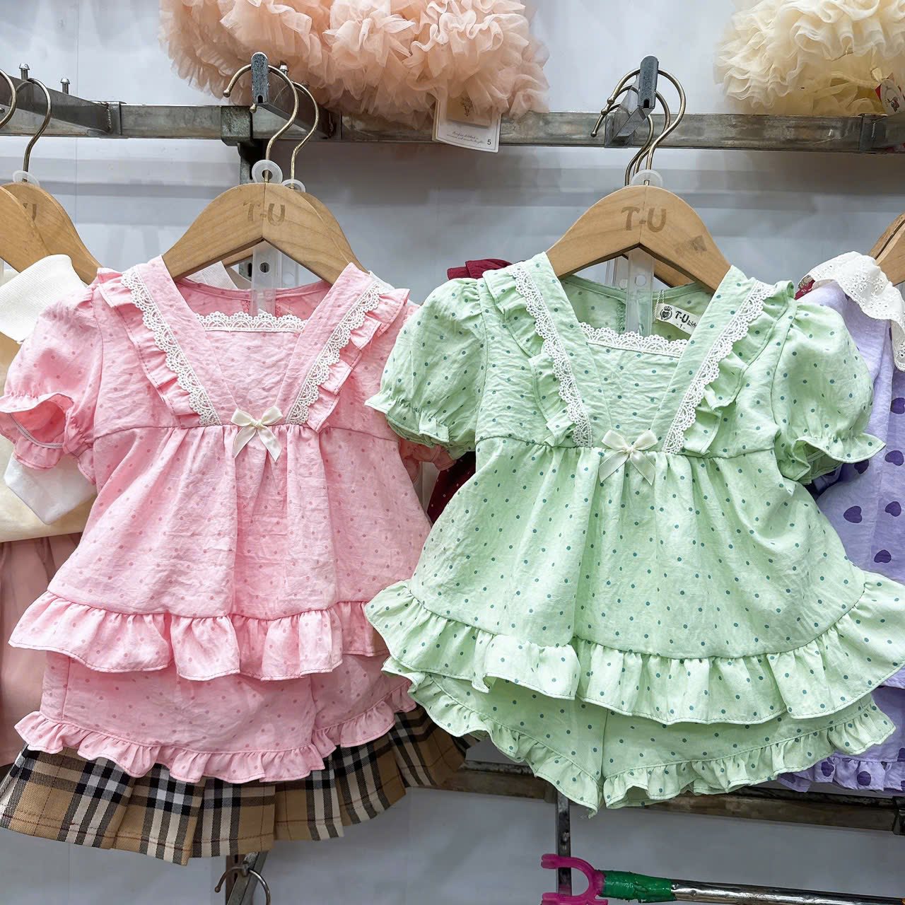 [🆕🇻🇳]  Tuyên Thuỳ Hải Phòng Shop Quần Áo Trẻ Em-Đồ Sơ Sinh-Giày Dép-Bỉm 🧑‍🧒❤️️👶⭐️ Sale sale 65k 1bộ sz 8-15kg đặt trên bài ạ
, shares-0✔️ , likes-13❤️️ , date-2025-04-30 23:07:25🇻🇳🇻🇳🇻🇳📰🆕