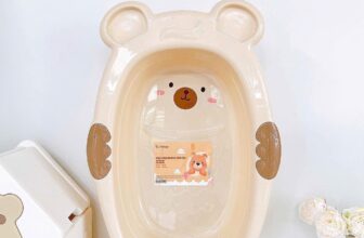 [🆕🇻🇳] Mộc Baby Store – Chuyên cung cấp đồ cao cấp cho Mẹ & bé 🧑‍🧒❤️️👶⭐️  𝐂𝐇𝐀̣̂𝐔 𝐓𝐀̆́𝐌 𝐇𝐎𝐍𝐏𝐄𝐑 𝐇𝐈̀𝐍𝐇 𝐆𝐀̂́𝐔 𝐇𝐏𝟏𝟑𝟏𝑇𝑎̆́𝑚 𝑅𝑢̛̉𝑎 𝑉𝑢𝑖 𝑉𝑒̉, 𝐵𝑒́ 𝐶𝑢̛𝑜̛̀𝑖 𝑇𝑢̛𝑜̛𝑖!
Thiết kế hình gấu dễ thương, tai gấu kiêm khay đựng đồ giúp bé yêu g , shares-0✔️ , likes-1❤️️ , date-2025-05-05 15:19:24🇻🇳🇻🇳🇻🇳📰🆕