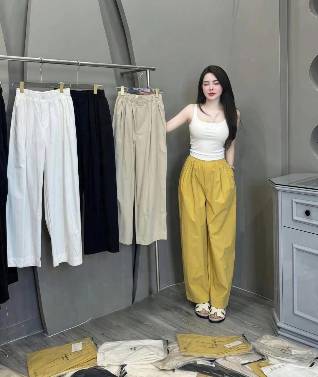 [🆕🇻🇳] Minh Tuyết Shop – Chuyên quần áo hót rẻ nhất thị trường 👕 Top1Fashion 👗  E Về đủ màu hàng hót
Chất gió kaki đẹp lắm
Sale mấy chục thui
Cú pháp
Q1 đen kg nặng
Q1 nâu kg nặng
Q1 trắng kg nặng
Q1 vàng kg nặng
Có tin nhắn về tạo đơn , shares-0✔️ , likes-172❤️️ , date-2025-05-02 13:28:37🇻🇳🇻🇳🇻🇳📰🆕