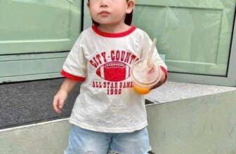 [🆕🇻🇳] NANA Kids – Thời Trang Trẻ Em 🧑‍🧒❤️️👶⭐️ SÉT ÁO COTTON CITY COUNTY ĐỎ PHỐI QUẦN JEAN RÁCH 1⃣0⃣9⃣ setQuần hay áo tách lẻ đều đẹp xuất sắc luôn đó ạ.
Ôi em mê cái set này qu , shares-0✔️ , likes-0❤️️ , date-2025-05-11 20:43:48🇻🇳🇻🇳🇻🇳📰🆕