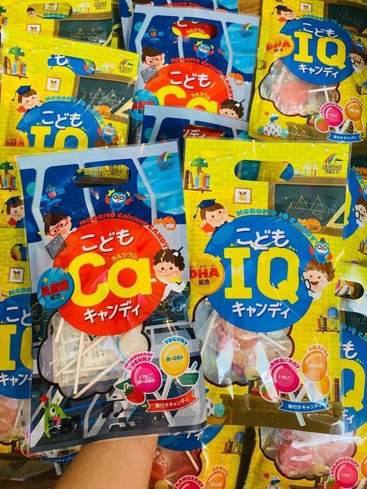 [🆕🇻🇳] Shop TOM BABY  Chuyên Bỉm,Thời trang cho bé,các loại Bánh kẹo, Kem, Thực phâm dinh dưỡng 🧑‍🧒❤️️👶⭐️ Kẹo mút bổ sung IQ,CANXI và các chất dinh dưỡng cho bé đây ạ
Màu vàng: bổ sung IQ
Màu xanh: bổ sung Canxi
BÉ NHÀ CÁC MOM CÓ NGHIỆN KẸO MÚT KHÔNGCHỨ BÉ NHÀ , shares-1✔️ , likes-0❤️️ , date-2025-05-14 00:00:03🇻🇳🇻🇳🇻🇳📰🆕