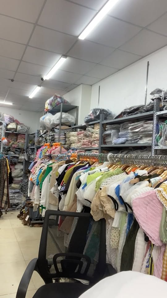 [🆕🇻🇳]  Tuyên Thuỳ Hải Phòng Shop Quần Áo Trẻ Em-Đồ Sơ Sinh-Giày Dép-Bỉm 🧑‍🧒❤️️👶⭐️ E lên sale tre em , shares-0✔️ , likes-11❤️️ , date-2025-05-10 02:21:34🇻🇳🇻🇳🇻🇳📰🆕