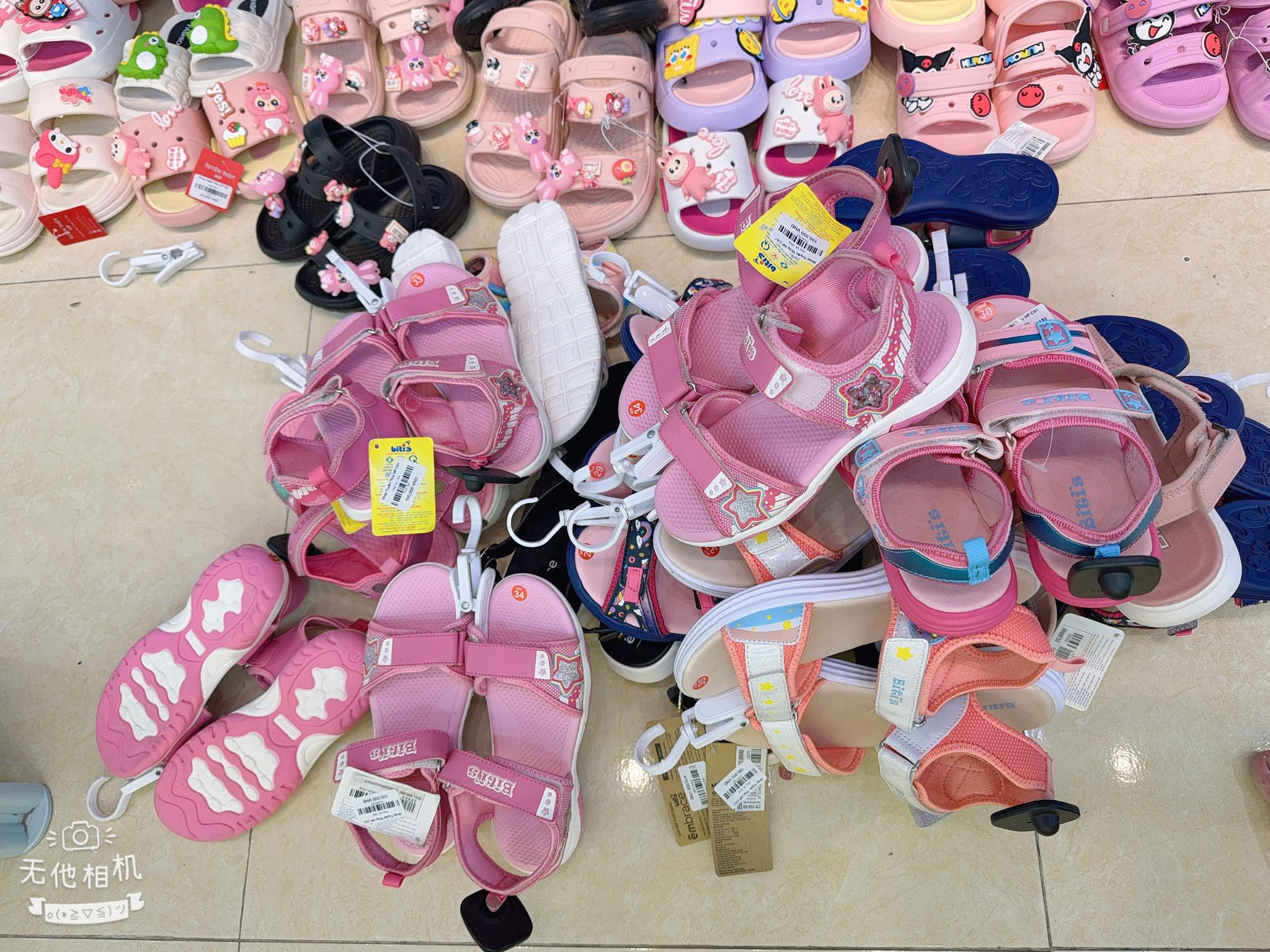 [🆕🇻🇳]  Tuyên Thuỳ Hải Phòng Shop Quần Áo Trẻ Em-Đồ Sơ Sinh-Giày Dép-Bỉm 🧑‍🧒❤️️👶⭐️ Lọc ra mà tiếc đứt ruột ,nhựng thoii coi như đãi khách mời chị em qua chọn
, shares-0✔️ , likes-68❤️️ , date-2025-05-17 02:28:17🇻🇳🇻🇳🇻🇳📰🆕