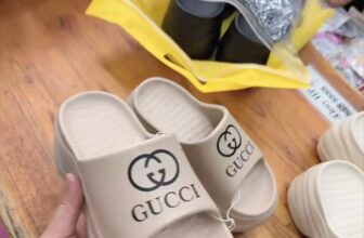 [🆕🇻🇳]  Tuyên Thuỳ Hải Phòng Shop Quần Áo Trẻ Em-Đồ Sơ Sinh-Giày Dép-Bỉm 🧑‍🧒❤️️👶⭐️ Dép này em xin phép chưa check đơn nua ạ vì không đủ hàng bán.khi nào về tiếp em lại đăng lên chị em đặt ạ
, shares-0✔️ , likes-10❤️️ , date-2025-05-18 22:52:39🇻🇳🇻🇳🇻🇳📰🆕