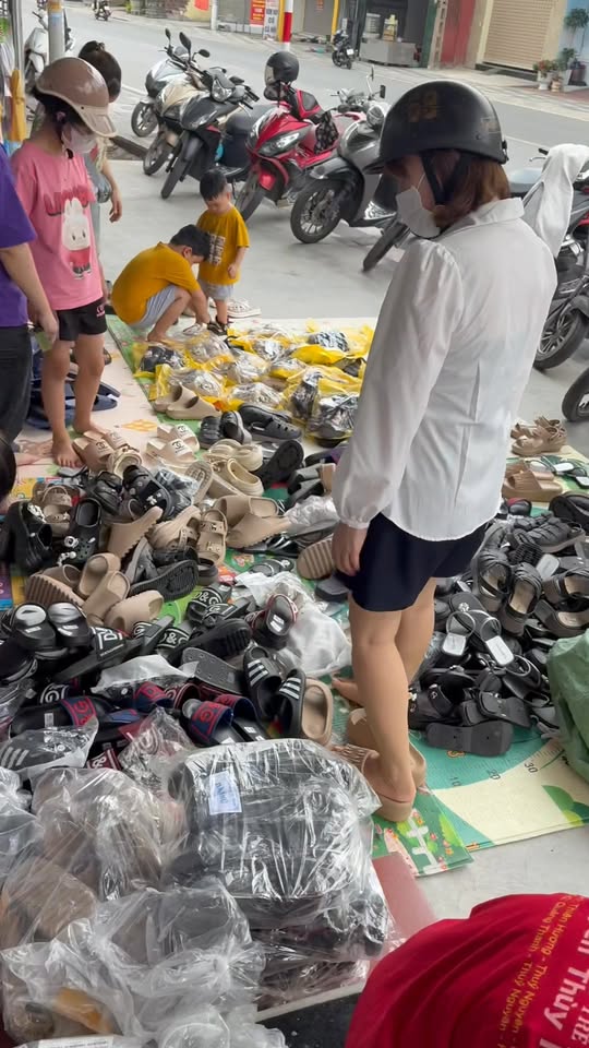 [🆕🇻🇳] Quỳnh Shop- Chuyên hàng Quảng Châu 👕 Top1Fashion 👗  Thả nhẹ một chiếc feedback sáng chủ nhật ạ
Mãi iu
, shares-0✔️ , likes-0❤️️ , date-2025-05-18 15:51:17🇻🇳🇻🇳🇻🇳📰🆕