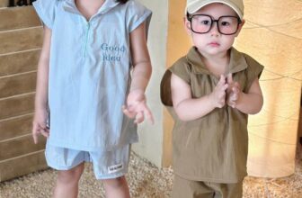 [🆕🇻🇳] NANA Kids – Thời Trang Trẻ Em 🧑‍🧒❤️️👶⭐️ Set thể thao gió – đơn giản, cá tính, mát mẻ hết nấc. 9⃣0⃣ bé trai gái đều mặc đc
Nâu / XanhThiết kế khoá kéo nửa ngực siêu trend, chất vả , shares-0✔️ , likes-0❤️️ , date-2025-05-24 02:07:27🇻🇳🇻🇳🇻🇳📰🆕