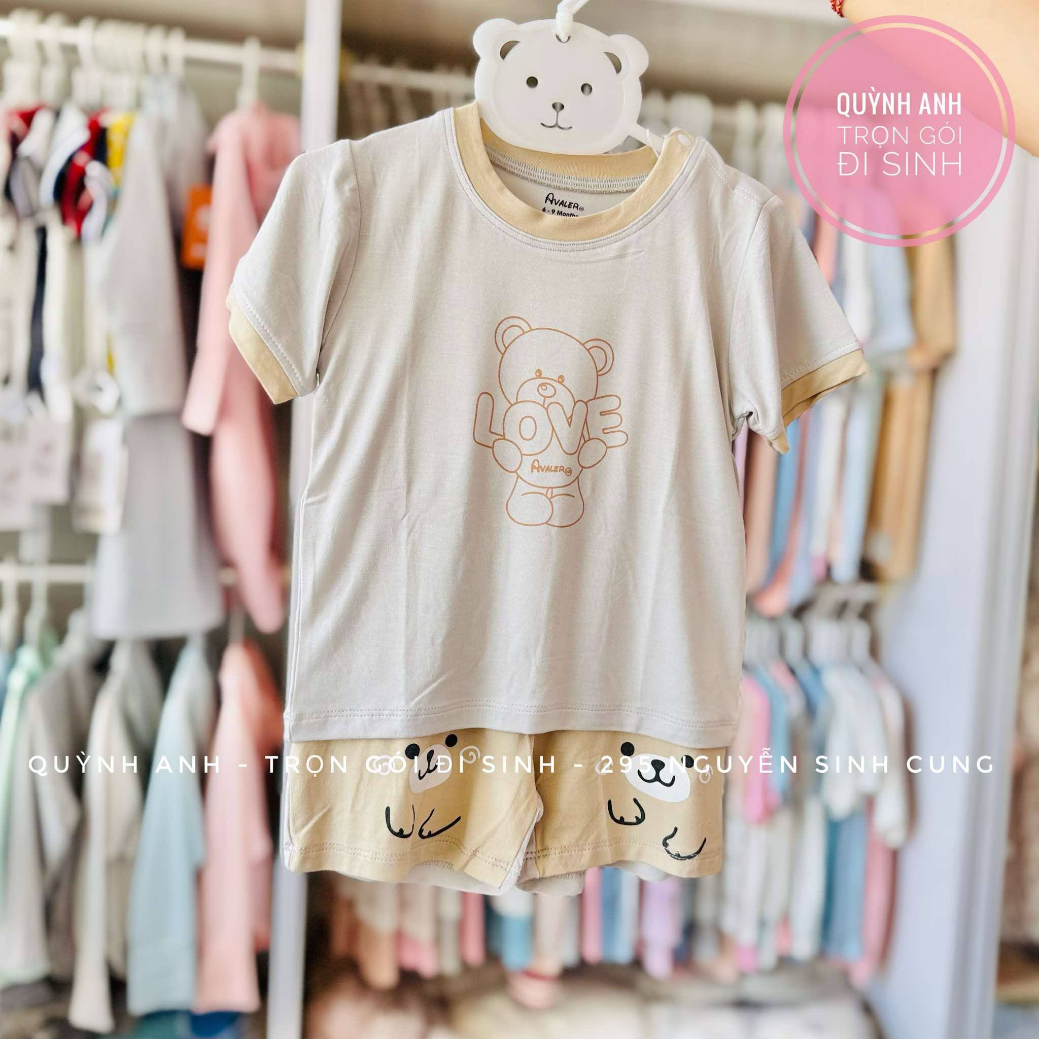 [🆕🇻🇳] Quỳnh Anh – Trọn Gói Đi Sinh – Shop chuyên cung cấp trọn gói đồ sơ sinh 🧑‍🧒❤️️👶⭐️ Bộ đùi sợi tre Avaler GIÁ SALE SIÊU TỐT
chất liệu siêu mềm mại, kháng khuẩn tự nhiên, co giãn tối ưu, nâng niu bảo vệ thiên thần nhỏ
Size bé 6m – 4Y
Số , shares-0✔️ , likes-0❤️️ , date-2025-05-23 01:00:08🇻🇳🇻🇳🇻🇳📰🆕