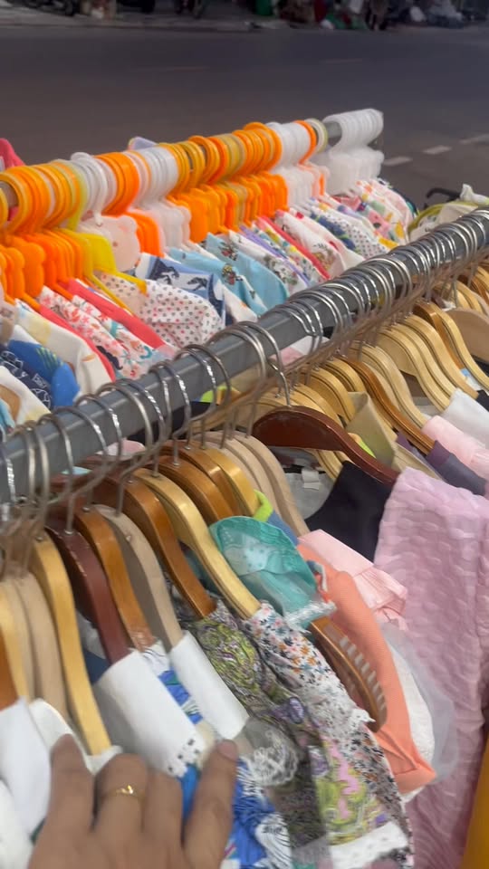 [🆕🇻🇳]  Tuyên Thuỳ Hải Phòng Shop Quần Áo Trẻ Em-Đồ Sơ Sinh-Giày Dép-Bỉm 🧑‍🧒❤️️👶⭐️ Qua e đi chị em , shares-0✔️ , likes-4❤️️ , date-2025-05-27 02:52:55🇻🇳🇻🇳🇻🇳📰🆕