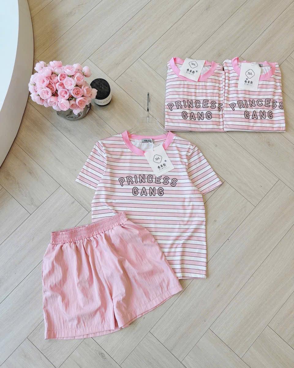 [🆕🇻🇳] NANA Kids – Thời Trang Trẻ Em 🧑‍🧒❤️️👶⭐️ SÉT ÁO PHÔNG KẺ HỒNG TRẮNG MIX QUẦN SOOC HỒNG 1⃣3⃣5⃣Đơn giản mà sang quá , 1 set đồ chiều lòng đc tất cả ce luôn bởi  , shares-0✔️ , likes-0❤️️ , date-2025-05-31 18:31:27🇻🇳🇻🇳🇻🇳📰🆕