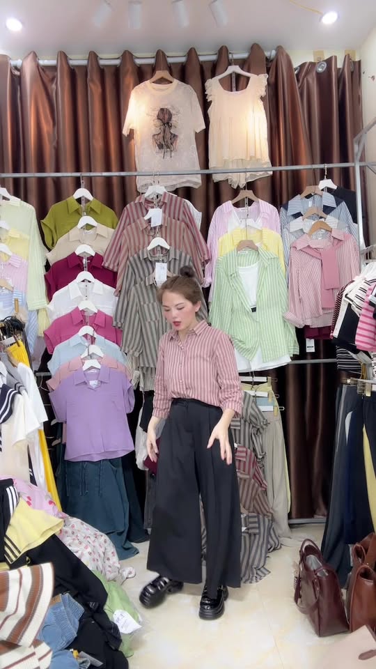 [🆕🇻🇳] TRẦN VÂN STORE Chuyên bán sỉ và lẻ giày dép,túi xách,quần áo,mỹ phẩm 👕 Top1Fashion 👗  Túi nội địa xinh lắm ạ
, shares-0✔️ , likes-0❤️️ , date-2025-06-21 02:40:01🇻🇳🇻🇳🇻🇳📰🆕