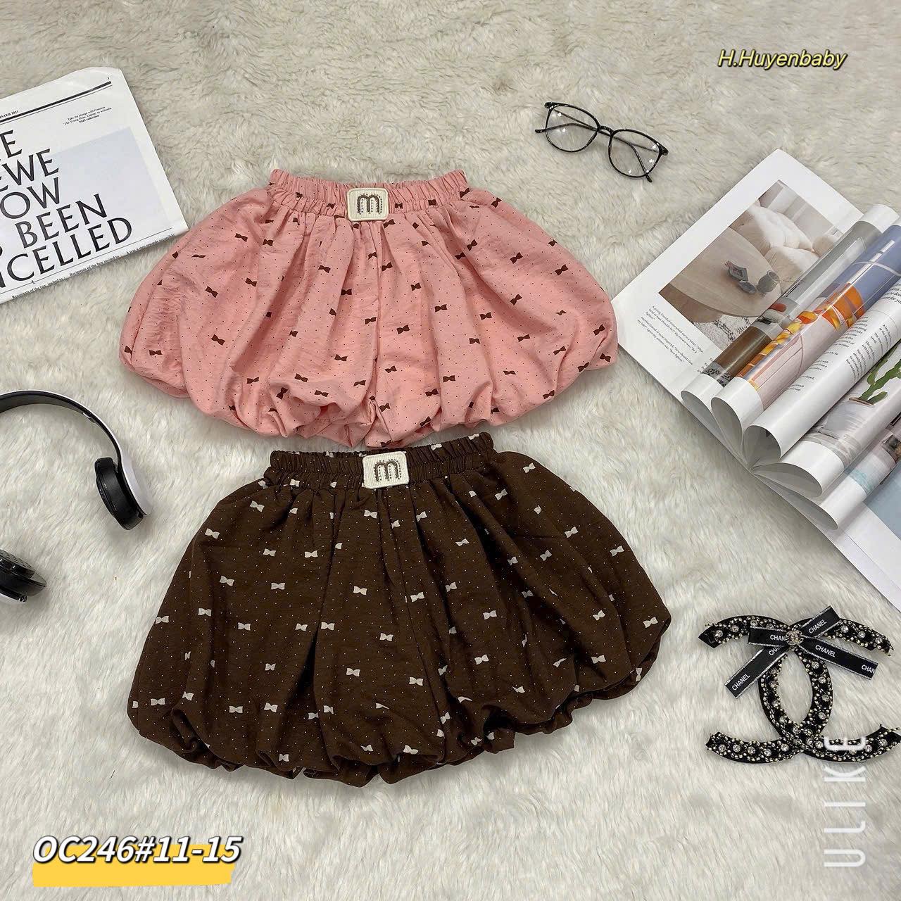 [🆕🇻🇳] CouCou – fun to wear, dress to impress 🧑‍🧒❤️️👶⭐️  Hoa nhỏ– giấc mơ đầu hè, dịu dàng và an yên
Một chiếc romper với thiết kế vai bèo cổ điển, ren trắng tinh khôi. Họa tiết hoa nhí tím lãng đãng, vải musl , shares-0✔️ , likes-7❤️️ , date-2025-06-11 03:00:12🇻🇳🇻🇳🇻🇳📰🆕