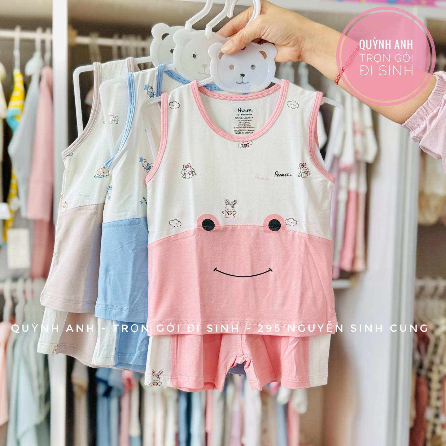 [🆕🇻🇳] Quỳnh Anh – Trọn Gói Đi Sinh – Shop chuyên cung cấp trọn gói đồ sơ sinh 🧑‍🧒❤️️👶⭐️  Trời nắng nóng, bé chỉ mê… bộ sát nách Avaler mát rượi như kem đá!
Từ 6 tháng –  4 tuổi, bé nào mặc cũng xinh như idol nhí.
Sale “mát cả ví” – mẹ mà chậ , shares-1✔️ , likes-0❤️️ , date-2025-06-02 16:06:04🇻🇳🇻🇳🇻🇳📰🆕