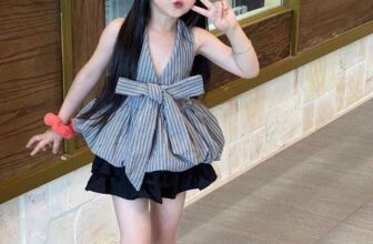 [🆕🇻🇳] NANA Kids – Thời Trang Trẻ Em 🧑‍🧒❤️️👶⭐️ Mang được 2 kiểu , thắt nơ trước hay sau đều được ạ 1⃣3⃣5⃣
Ảnh thật trải sàn
Áo và chân váy tách rời kết hợp riêng đều đẹp
Còn gì su , shares-0✔️ , likes-1❤️️ , date-2025-06-05 05:18:44🇻🇳🇻🇳🇻🇳📰🆕