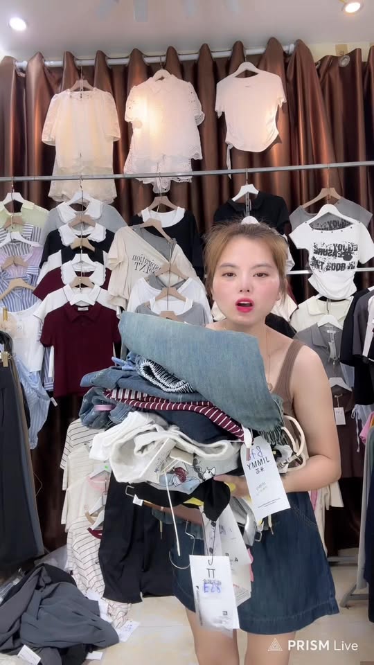 [🆕🇻🇳] Minh Tuyết Shop – Chuyên quần áo hót rẻ nhất thị trường 👕 Top1Fashion 👗  Cứu e gấp gấp
Năm dọn kho 1 lần ai thấy e tương tác lại liền nhen
Nắng nóng ngập kho hàng bo.m thanh lý toàn bộ trả mặt băng.quần áo giày túi từ #19kkk h , shares-6✔️ , likes-757❤️️ , date-2025-06-04 12:30:00🇻🇳🇻🇳🇻🇳📰🆕