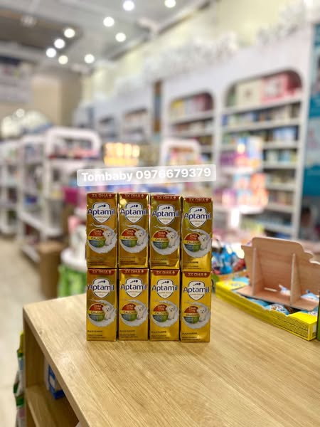 [🆕🇻🇳] Shop TOM BABY  Chuyên Bỉm,Thời trang cho bé,các loại Bánh kẹo, Kem, Thực phâm dinh dưỡng 🧑‍🧒❤️️👶⭐️ SỮA APTAMIL PHA SẴN (THÙNG 27 HỘP) DÀNH CHO BÉ TỪ 1 TUỔI TRỞ LÊN
Aptamil nước ra mắt đầy dưỡng chất tối ưu nhất cho trẻ phát triển toàn diện
VÀNG : Sữ , shares-1✔️ , likes-1❤️️ , date-2025-06-19 01:19:08🇻🇳🇻🇳🇻🇳📰🆕