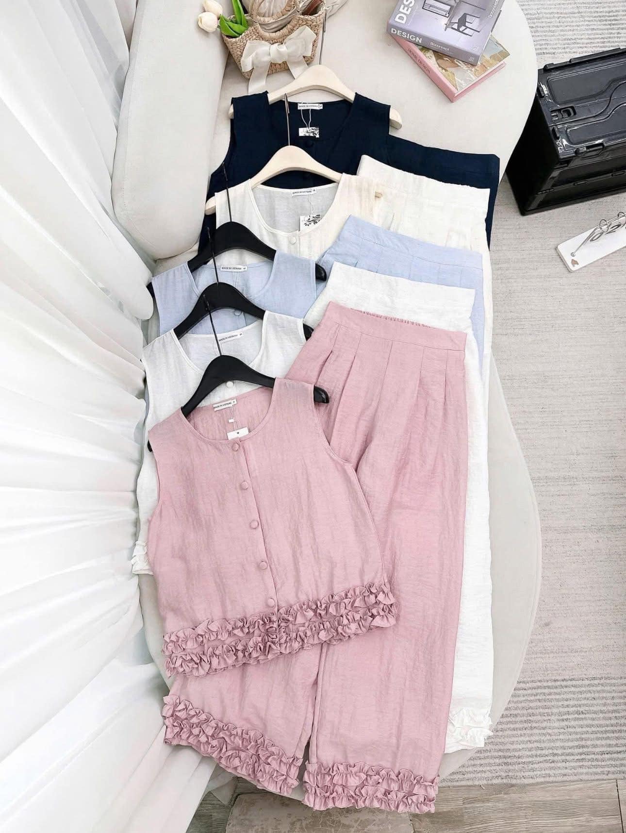 [🆕🇻🇳] Minh Tuyết Shop – Chuyên quần áo hót rẻ nhất thị trường 👕 Top1Fashion 👗  E đã xoá hết ai k thấy e rồi.còn ai là bạn bè nhìn thấy e  thì tương tác lại liền nha sáng sớmm viettell mang chục bao hàng hoànn ngồi bóc nguyên nhà hàng  , shares-1✔️ , likes-248❤️️ , date-2025-06-23 13:25:10🇻🇳🇻🇳🇻🇳📰🆕