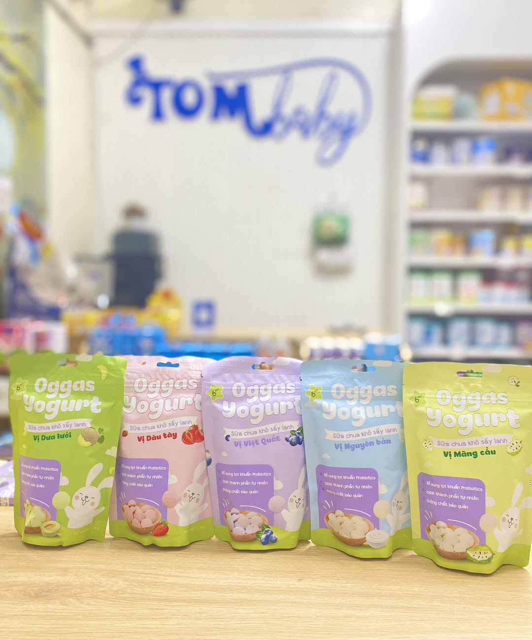 [🆕🇻🇳] Shop TOM BABY  Chuyên Bỉm,Thời trang cho bé,các loại Bánh kẹo, Kem, Thực phâm dinh dưỡng 🧑‍🧒❤️️👶⭐️  SỮA CHUA KHÔ OGGAS – MÓN ĂN VẶT “GÂY NGHIỆN” CHO BÉ YÊU!
Các mom ơi, nếu bé nhà mình mê ăn vặt mà mẹ lại lo đồ ngọt không lành mạnh thì đừng lo nữa!
Sữa , shares-1✔️ , likes-0❤️️ , date-2025-06-24 16:15:56🇻🇳🇻🇳🇻🇳📰🆕