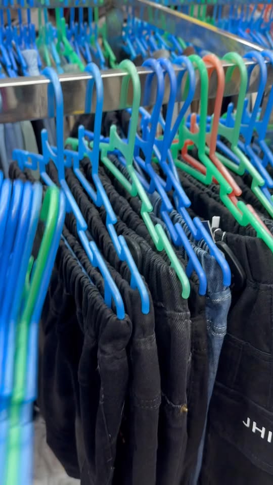 [🆕🇻🇳]  Tuyên Thuỳ Hải Phòng Shop Quần Áo Trẻ Em-Đồ Sơ Sinh-Giày Dép-Bỉm 🧑‍🧒❤️️👶⭐️ Em bán combo 45k/50 móc ạ. , shares-0✔️ , likes-4❤️️ , date-2025-06-27 19:12:15🇻🇳🇻🇳🇻🇳📰🆕