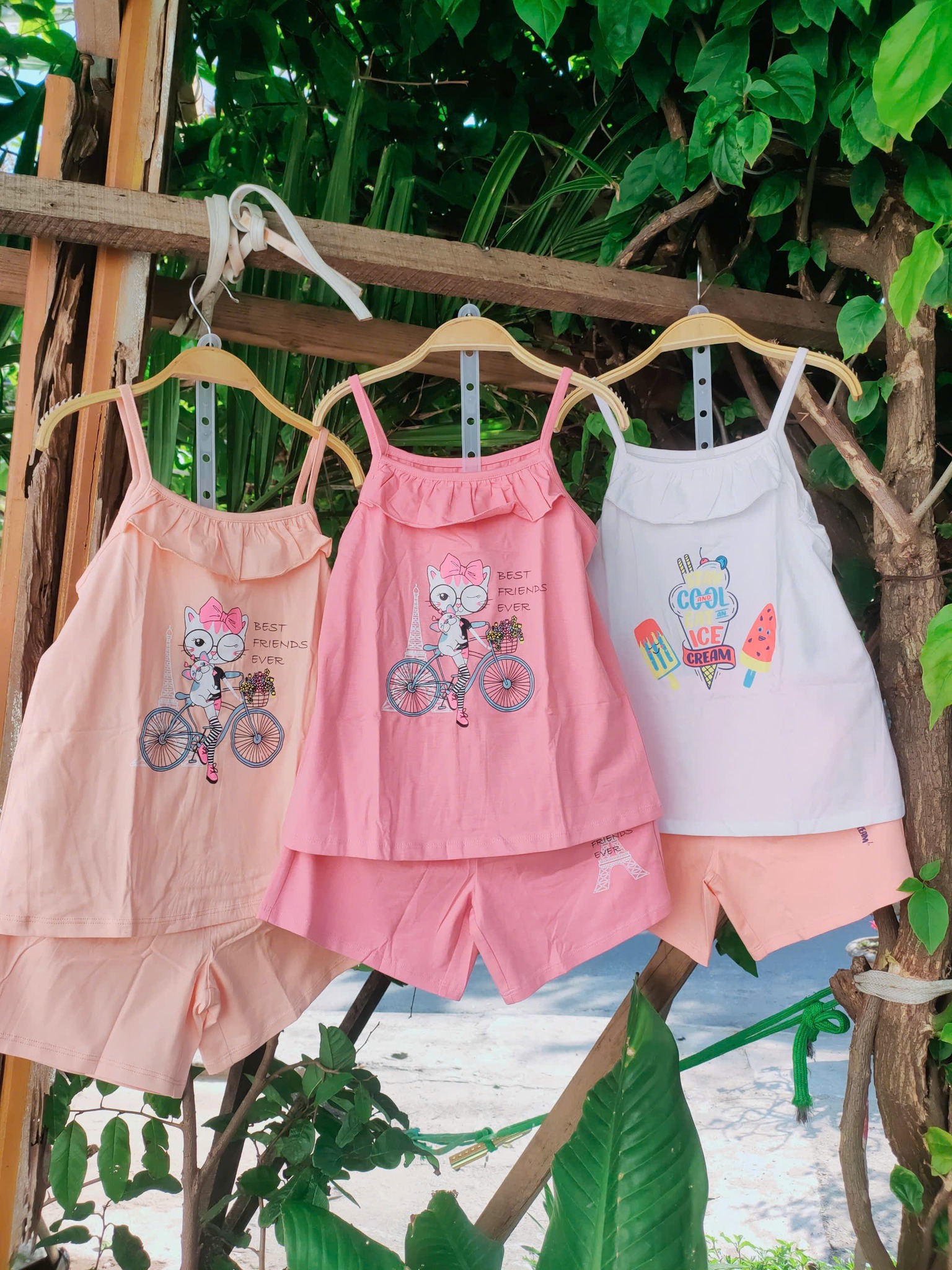 [🆕🇻🇳]  Sunny kids – Quần áo trẻ em 🧑‍🧒❤️️👶⭐️  Đầm thun bé gái in hình baby dễ thương
Mềm mịn – mát mẻ – năng động cho mùa hè tung tăng!
Form suông, chất co giãn nhẹ, bé mặc cực kỳ thoải mái
Có đủ 8 m , shares-0✔️ , likes-1❤️️ , date-2025-06-24 00:47:33🇻🇳🇻🇳🇻🇳📰🆕