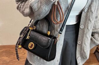 [🆕🇻🇳] TRẦN VÂN STORE Chuyên bán sỉ và lẻ giày dép,túi xách,quần áo,mỹ phẩm 👕 Top1Fashion 👗  Túi nội địa xinh lắm ạ
, shares-0✔️ , likes-0❤️️ , date-2025-06-21 02:40:01🇻🇳🇻🇳🇻🇳📰🆕