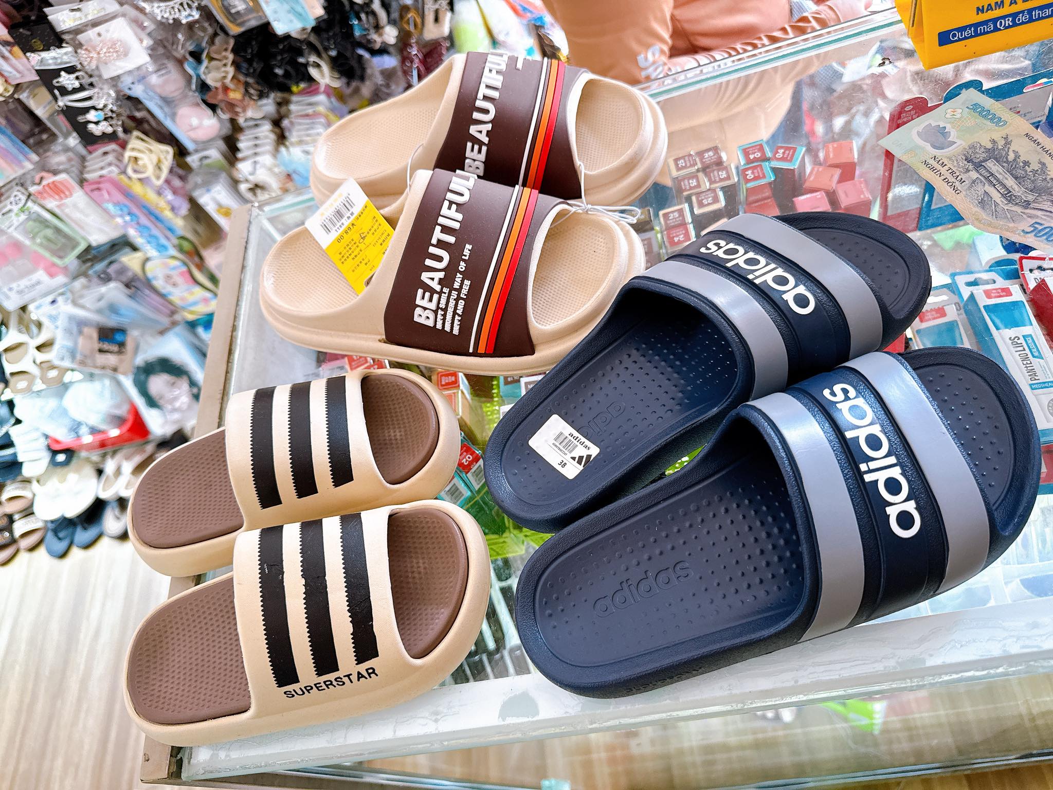 [🆕🇻🇳] TRẦN VÂN STORE Chuyên bán sỉ và lẻ giày dép,túi xách,quần áo,mỹ phẩm 👕 Top1Fashion 👗  vDép nhựa sẵn nhiều mã ạ
, shares-0✔️ , likes-0❤️️ , date-2025-06-26 03:13:47🇻🇳🇻🇳🇻🇳📰🆕