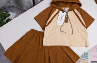 [🆕🇻🇳]  Sunny kids – Quần áo trẻ em 🧑‍🧒❤️️👶⭐️  SET HOODIE CHÂN VÁY SIÊU XINH CHO BÉ GÁI
Bé mặc set này là auto năng động – cá tính – mà vẫn điệu nha
Áo hoodie phối màu xinh yêu, chân váy xếp ly cực đ , shares-0✔️ , likes-0❤️️ , date-2025-06-25 01:05:17🇻🇳🇻🇳🇻🇳📰🆕