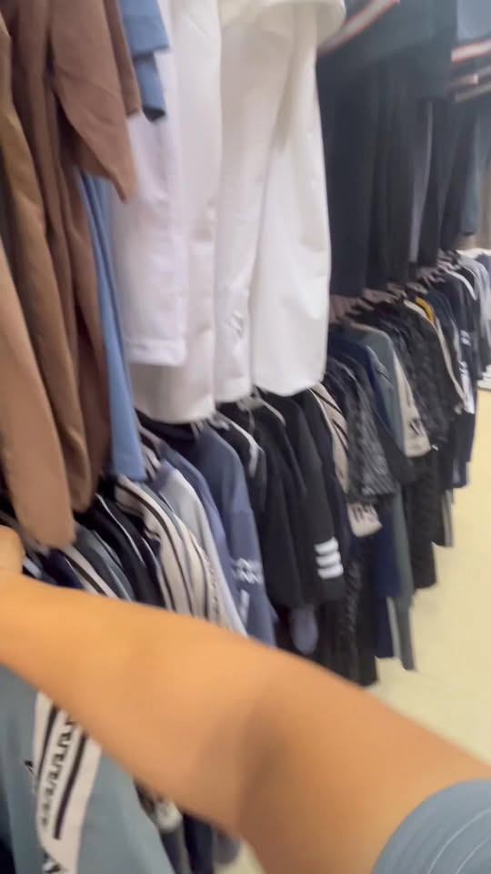 [🆕🇻🇳]  Tuyên Thuỳ Hải Phòng Shop Quần Áo Trẻ Em-Đồ Sơ Sinh-Giày Dép-Bỉm 🧑‍🧒❤️️👶⭐️ Cuối tuần e lại bóc thêm hàng xả ạ. Mn qua e nha , shares-0✔️ , likes-3❤️️ , date-2025-06-28 15:23:12🇻🇳🇻🇳🇻🇳📰🆕