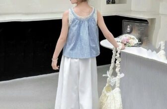 [🆕🇻🇳]  Sunny kids – Quần áo trẻ em 🧑‍🧒❤️️👶⭐️  Set 3 món áo caro + áo ren + quần ống rộng siêu xinh cho bé yêu
Nhìn là thấy “nàng thơ nhí” luôn nè các mẹ ơi!
Áo caro xanh baby, cổ ren nhẹ nhàng, nút b , shares-0✔️ , likes-0❤️️ , date-2025-06-29 23:11:48🇻🇳🇻🇳🇻🇳📰🆕