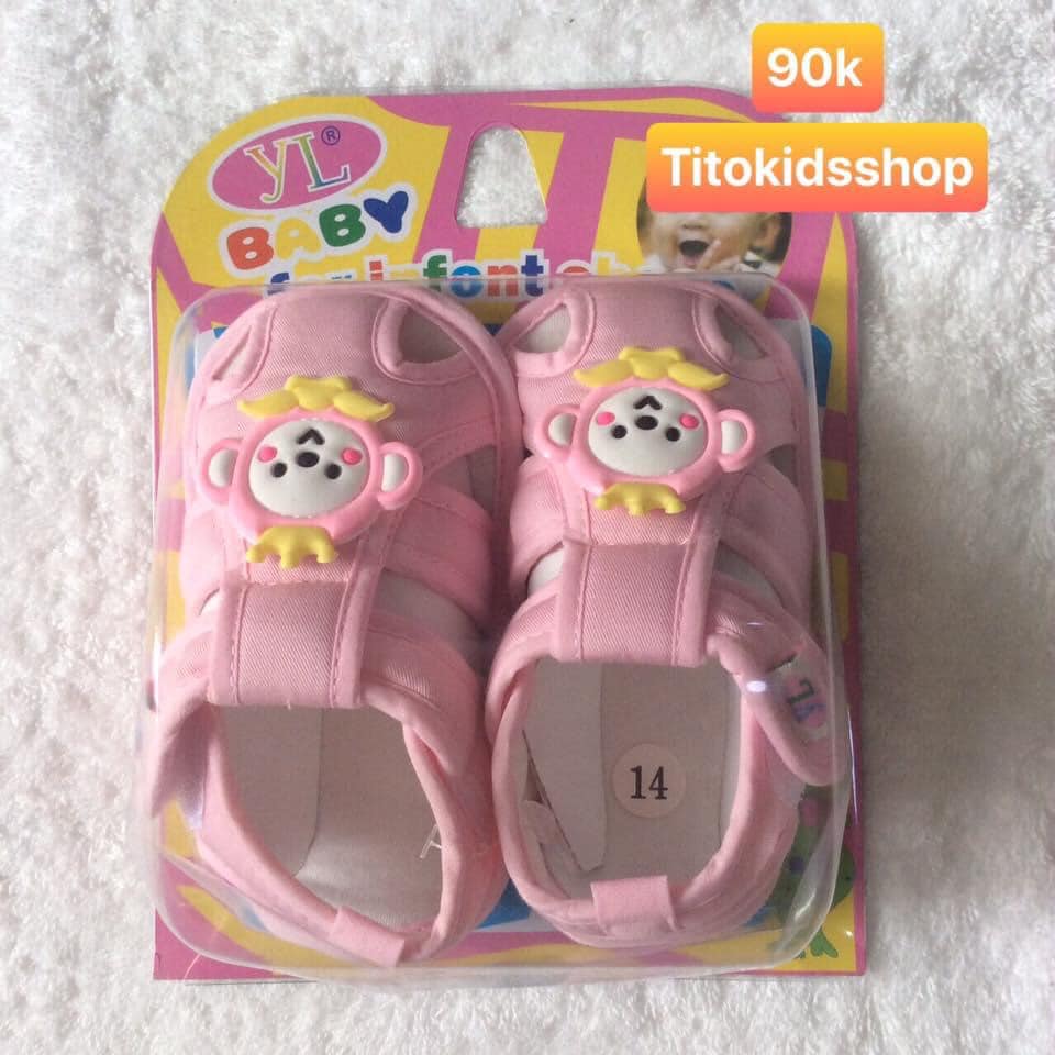 [🆕🇻🇳]  Giày Dép Trẻ Em Xuất Khẩu – TiTo Shop  🧑‍🧒❤️️👶⭐️ TỔNG HỢP CÁC MẪU GIÀY TẬP ĐI + VỚ cho bé từ 1 tháng – 3 tuổida mềm
chống trợt
giá vừa túi tiền
Các mẹ nhanh tay sắm cho con vài đôi ạ
Ở đâu rẻ hơ , shares-1✔️ , likes-17❤️️ , date-2020-12-03 15:34:11🇻🇳🇻🇳🇻🇳📰🆕