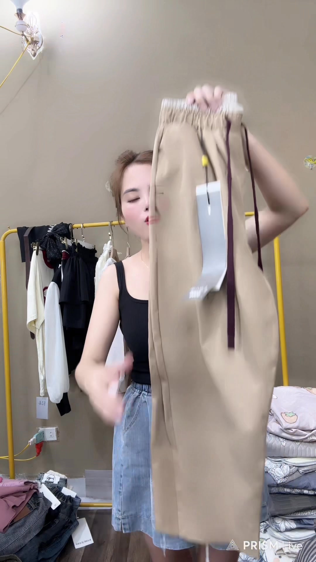 [🆕🇻🇳] Minh Tuyết Shop – Chuyên quần áo hót rẻ nhất thị trường 👕 Top1Fashion 👗  Su00e9t nu00e0y tru1ebb nu00e8 loanh quanh cu00f3 #50kaa su00e9t”},”is_text_only_story”:false,”id”:”UzpfSTEwMDA2OTA1Njc1MTQyMzoxMDczNDQ1NDUxNjM0MDAzO , shares-14✔️ , likes-16K❤️️ , date-2025-07-14 18:30:24🇻🇳🇻🇳🇻🇳📰🆕