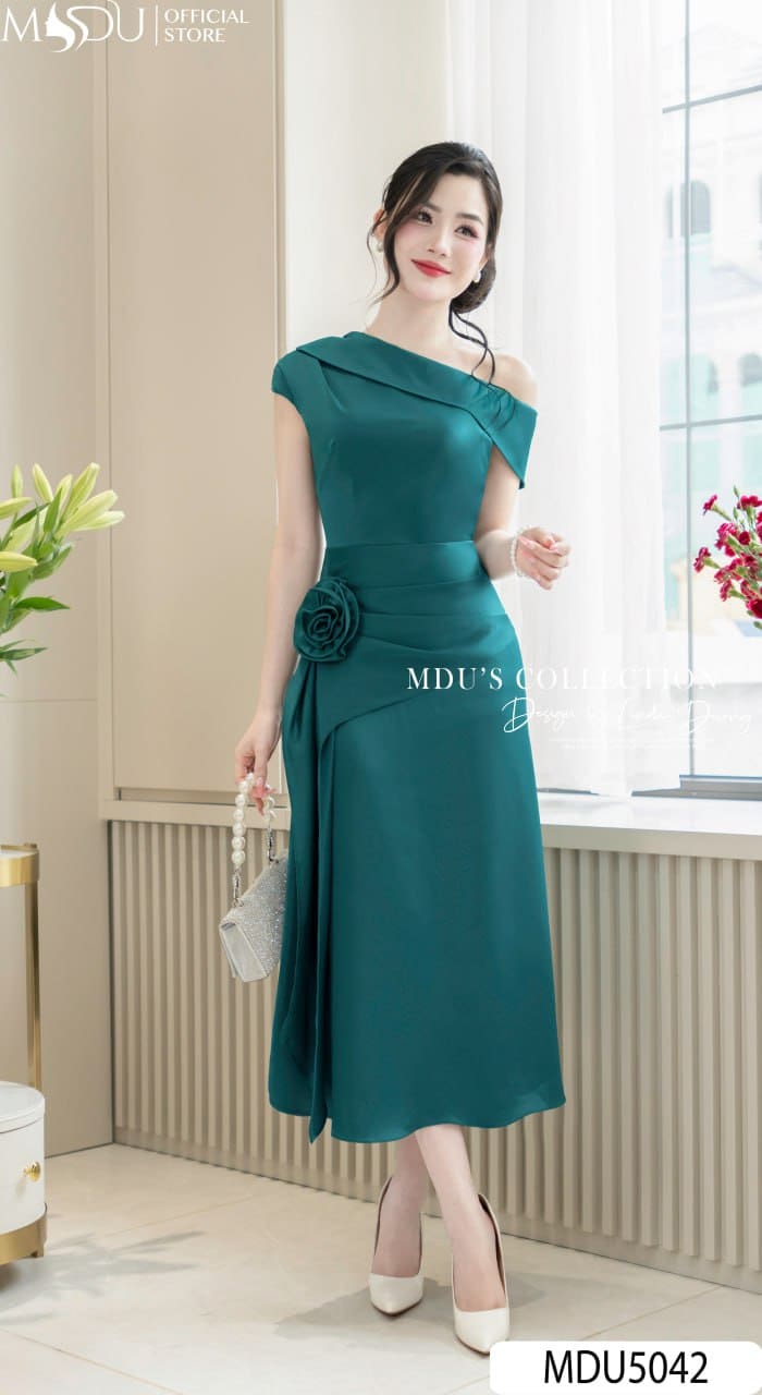 [🛒🇻🇳]Váy Thiết Kế MDU5042 Lụa Vân Xanh Dáng Dài Lệch Vai Hoa Đính – , SKU – – mdufashion.com 🇻🇳🛒Top1Shop🛒 🇻🇳Top1Vietnam🇻🇳 🛍🛒🇻🇳