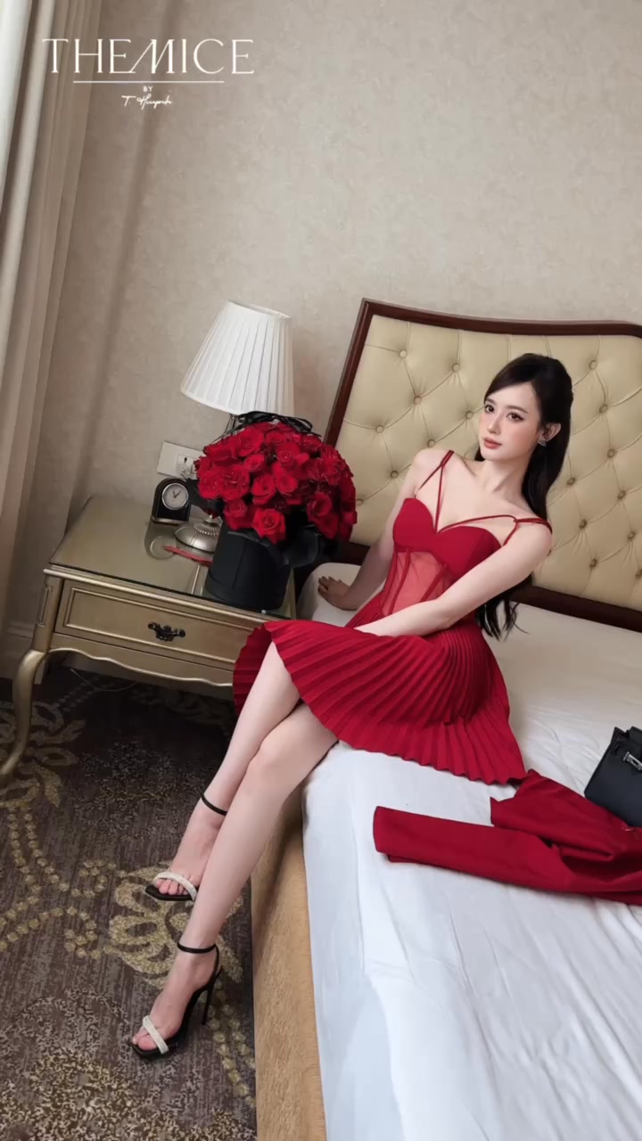 [🆕🇻🇳] SHOP LOAN – Cửa hàng quần áo 👕 Top1Fashion 👗  Đầm xoè hoạ tiết hoa, cổ giọt nước đính nút, có túi
Giá lẻ : 180k
Chất liệu : mango
Size :L, XL, XXL, 3XL (50kg – 70kg)
, shares-1✔️ , likes-1❤️️ , date-2024-11-08 00:14:08🇻🇳🇻🇳🇻🇳📰🆕