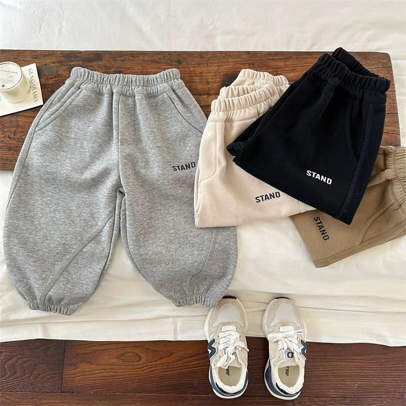 [🆕🇻🇳] ROYAL KID’S Chuyên thời trang qate hàng thiết kế 🧑‍🧒❤️️👶⭐️ Quần STAND dáng bomber cho bé
Size 8-23kg
, shares-1✔️ , likes-1❤️️ , date-2024-07-07 03:45:20🇻🇳🇻🇳🇻🇳📰🆕