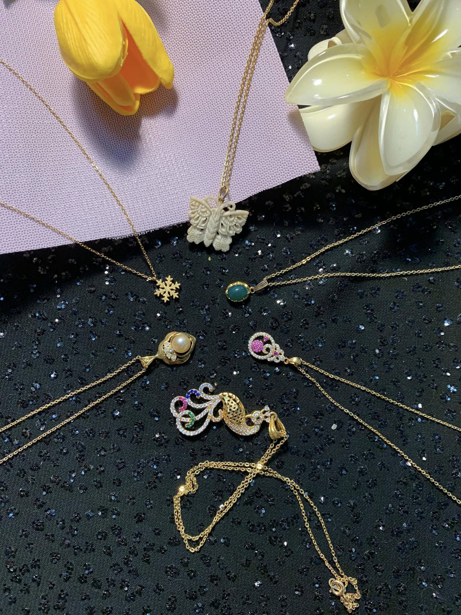 [🆕🇻🇳] Céra – Thiết kế & Thời trang 👕 Top1Fashion 👗  MẶC NHẸ TÊNH – ĐẸP HẾT NẤC!Tanktop ba lỗ kèm bra liền bên trong — giải pháp cho nàng bận rộn nhưng vẫn muốn xinh hết mình.Chất vải co giãn thoáng mát,  , shares-17✔️ , likes-241❤️️ , date-2025-04-14 18:34:45🇻🇳🇻🇳🇻🇳📰🆕