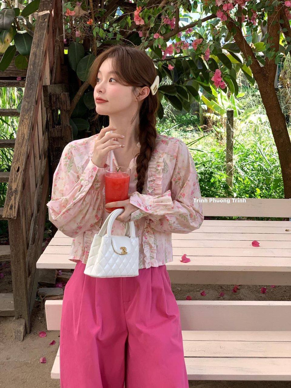 [🆕🇻🇳] Sơ mi style Hàn Nhật Pháp 👕 Top1Fashion 👗  Sơ mi cotton style ngọt ngào lãng mạn
Free size (ngực 107, dài 52)
Zá công khai trong nhóm MẸ SÀNH CON SANG (xuất xịn của hiếm-Auth Sale-QCCC VIP)
A8999-1 , shares-0✔️ , likes-2❤️️ , date-2024-10-03 17:28:17🇻🇳🇻🇳🇻🇳📰🆕