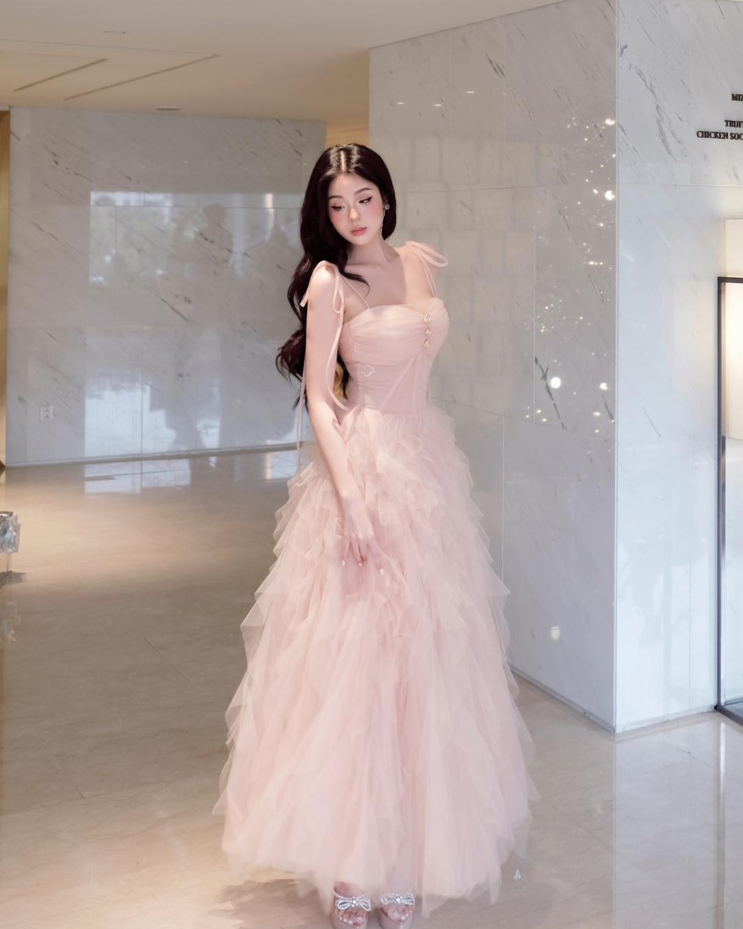 [🆕🇻🇳] Penelope.studio – Don’t stress about the dress, we’ll dress you to impress 👕 Top1Fashion 👗  Vivienne phiên bản màu mới và sự thay đổi 1 chút chiều dài tạo nên sự thướt tha. Các chi tiết bèo chỉ tinh tế tôn lên vóc dáng để các nàng toả sáng. Nhanh  , shares-254✔️ , likes-873❤️️ , date-2025-01-10 18:26:05🇻🇳🇻🇳🇻🇳📰🆕