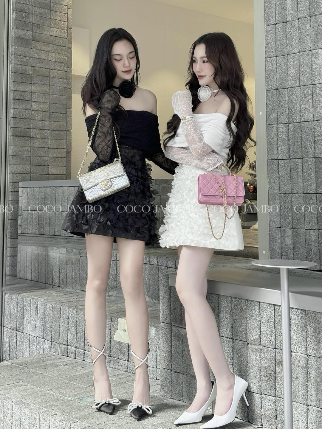 [🆕🇻🇳] Coco Jambo – Thời thượng và thanh lịch, quyến rũ và bay bổng cùng Coco Jambo 👕 Top1Fashion 👗  𝐆𝐨̛̣𝐢 𝐲́ 𝐥𝐞̂𝐧 đ𝐨̂̀ 𝐜𝐮̀𝐧𝐠 𝐜𝐨̂ 𝐛𝐚̣𝐧 𝐭𝐡𝐚̂𝐧 𝐯𝐨̛́𝐢 𝐒𝐨𝐩𝐡𝐢𝐞 𝐒𝐞𝐭Với hai phiên bản đen và trắng cùng thiết kế điệu đà, lấy bông hoa làm điểm nhấn ở cổ Sophie Set , shares-2✔️ , likes-44❤️️ , date-2024-05-03 19:49:01🇻🇳🇻🇳🇻🇳📰🆕