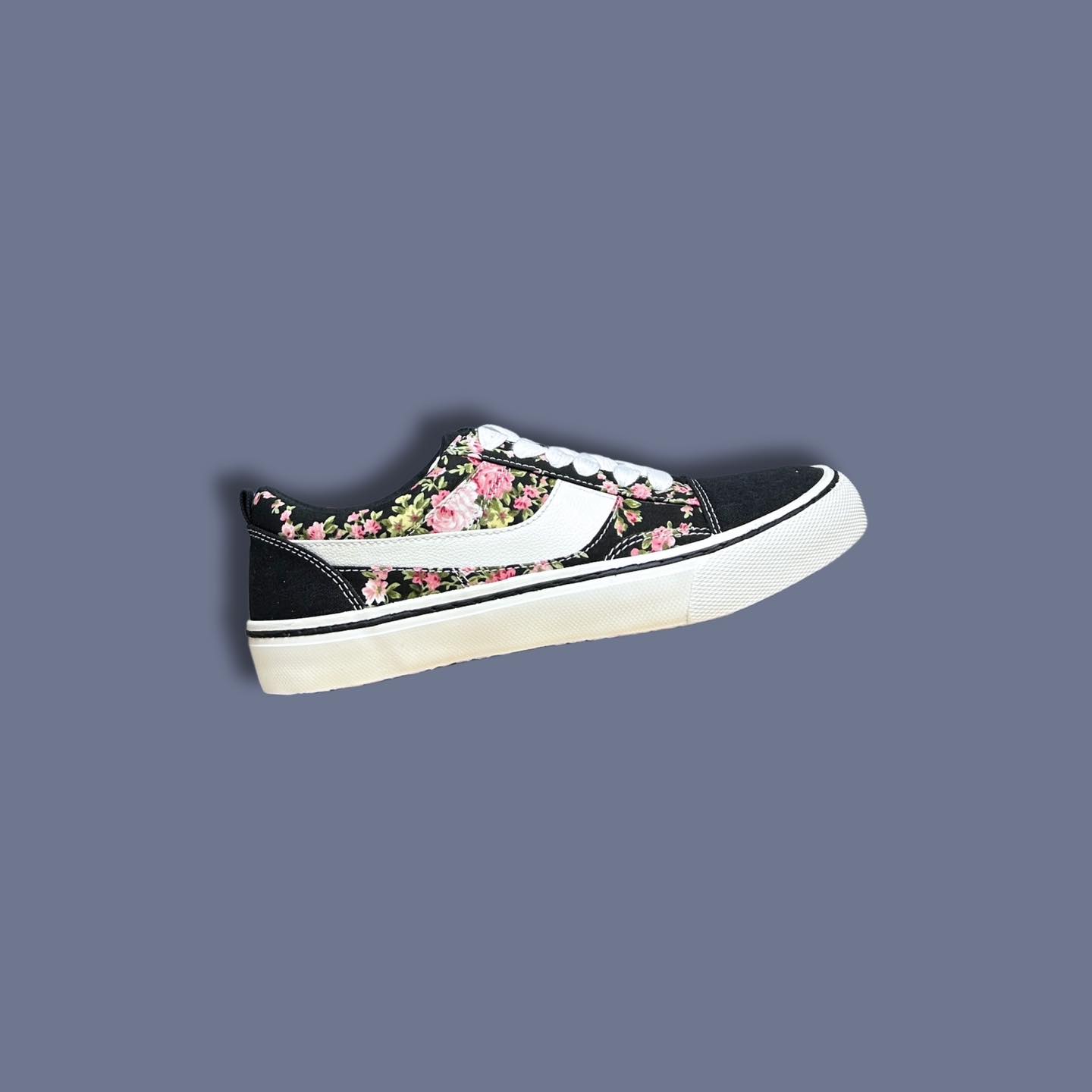 [🆕🇻🇳] Giày Xuất Dư – VNXNK 👕 Top1Fashion 👗  Mẫu này phải gọi là đi siêuu êm , nhẹ chân luôn đi lên chân thì khỏi phải bàn
Có size : 35 37 39 40 42
Sale còn giá #259k thôiii . Không mua thì phí qu , shares-0✔️ , likes-0❤️️ , date-2024-06-25 15:24:05🇻🇳🇻🇳🇻🇳📰🆕