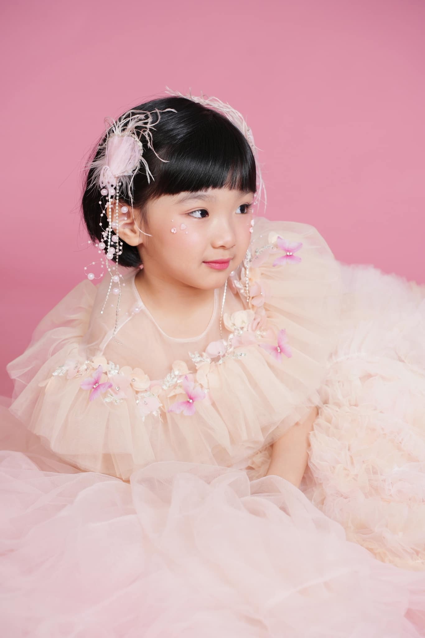 [🆕🇻🇳] JOLI DOLL – Thương hiệu thời trang thiết kế và đính kết cao cấp dành cho bé yêu 👕 Top1Fashion 👗
𝒮𝒽ℯ’𝓈 𝒶 𝓅𝒾𝓃𝓀 𝒸ℴ𝓉𝓉ℴ𝓃 𝒸𝒶𝓃𝒹𝓎 𝒸𝓁ℴ𝓊𝒹 — 𝓈ℴ𝒻𝓉 𝒶𝓈 𝒶 𝓂𝒶𝓇𝓈𝒽𝓂𝒶𝓁𝓁ℴ𝓌, 𝓈𝓌ℯℯ𝓉 𝓁𝒾𝓀ℯ 𝒶 𝒹𝓇ℯ𝒶𝓂, 𝒶𝓃𝒹 𝓈𝓅𝓇𝒾𝓃𝓀𝓁ℯ𝒹 𝓌𝒾𝓉𝒽 𝒶 𝓁𝒾𝓉𝓉𝓁ℯ 𝓂𝒶ℊ𝒾𝒸Model kid: Bé Nhã Tâm
Concept : XuanLa , shares-0✔️ , likes-1❤️️ , date-2025-04-16 16:23:47🇻🇳🇻🇳🇻🇳📰🆕